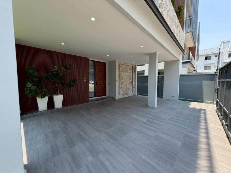 3-storey detached house with private lift in Ramkhamhaeng-Patthanakan · 3 bedroom · 406 SqM · Floor 3 · Photo 2 3-storey detached house with private lift in Ramkhamhaeng-Patthanakan 3-bedroom Detached House – photo 2