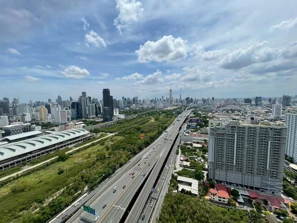 Life Asoke Hype · 1 bedroom · 35 SqM · Floor 38 · Rama 9, Bangkok · Photo 1 Life Asoke Hype 1-bedroom Condo in Rama 9, Bangkok – photo 1
