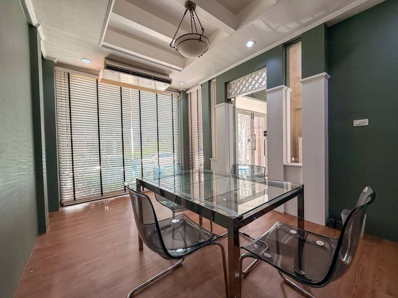 Corner Townhouse Office for Rent in Srivara Area · 430 SqM · Khlong Toei, Bangkok · Photo 3 Corner Townhouse Office for Rent in Srivara Area Office in Khlong Toei, Bangkok – photo 3