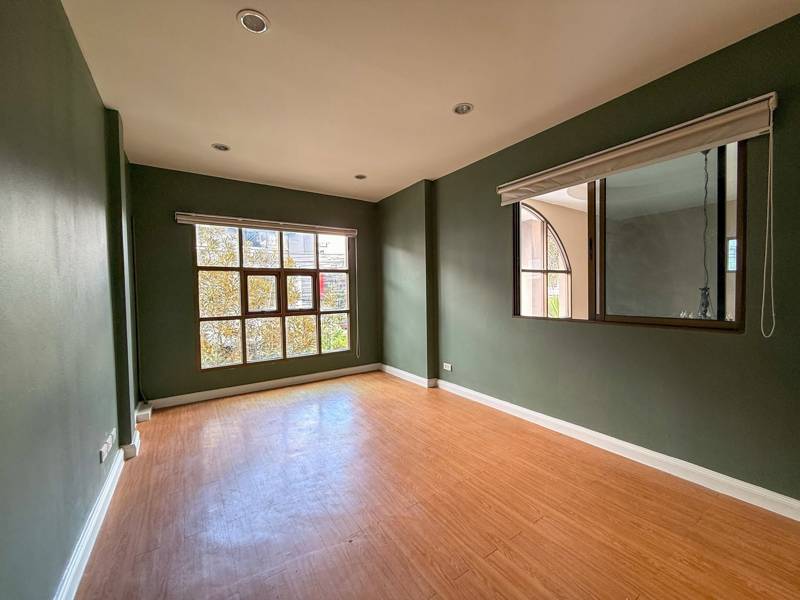 Corner Townhouse Office for Rent in Srivara Area · 430 SqM · Khlong Toei, Bangkok · Photo 5 Corner Townhouse Office for Rent in Srivara Area Office in Khlong Toei, Bangkok – photo 5