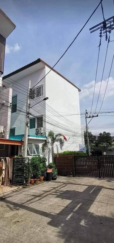 3-Storey Pet-Friendly Townhome Near CentralPlaza Chaengwattana · 4 bedroom · 200 SqM · Floor 3 · Photo 3 3-Storey Pet-Friendly Townhome Near CentralPlaza Chaengwattana 4-bedroom Office – photo 3