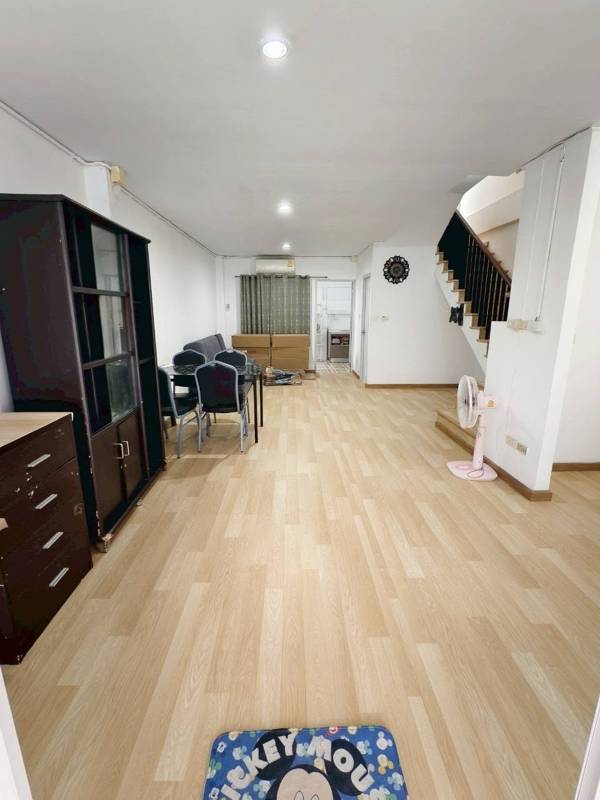 3-Storey Pet-Friendly Townhome Near CentralPlaza Chaengwattana · 4 bedroom · 200 SqM · Floor 3 · Photo 4 3-Storey Pet-Friendly Townhome Near CentralPlaza Chaengwattana 4-bedroom Office – photo 4