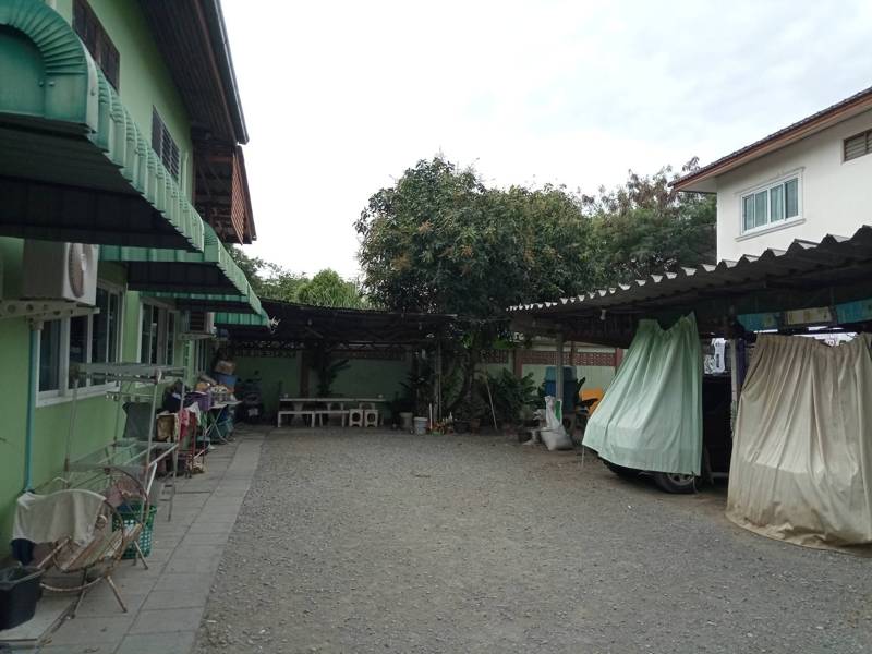 Land with Old House, Pracha Uthit 54 Yai 9 · 4 bedroom · 360 SqM · Photo 5 Land with Old House, Pracha Uthit 54 Yai 9 4-bedroom Detached House – photo 5