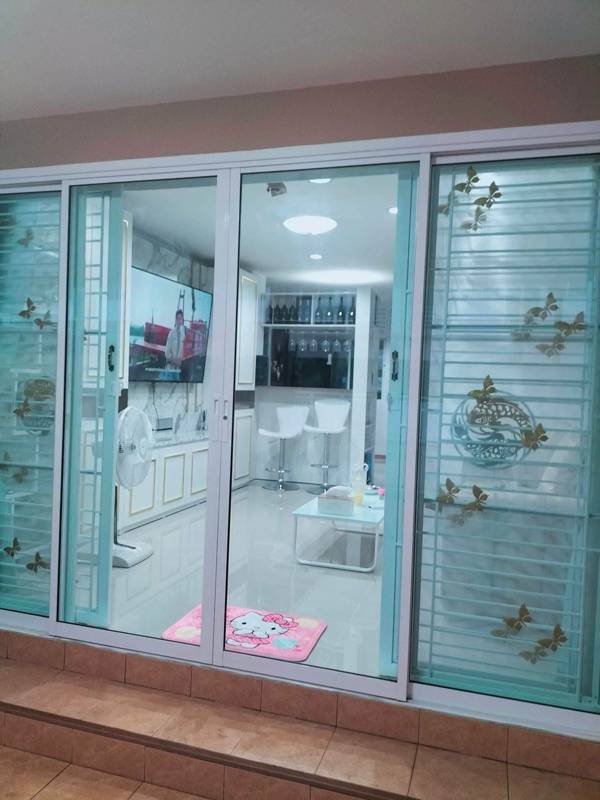 3-Year-Old Townhome in Soi Townhome Huai Kapi near Nakhawlam and Chatuchak · 3 bedroom · 64 SqM · Chatuchak, Bangkok · Photo 2 3-Year-Old Townhome in Soi Townhome Huai Kapi near Nakhawlam and Chatuchak 3-bedroom Townhouse in Chatuchak, Bangkok – photo 2