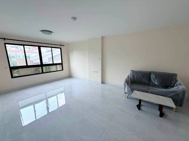 Lumpini Place Narathiwas 24 · 1 bedroom · 34 SqM · Floor 3 · Rama 3, Bangkok · Photo 4 Lumpini Place Narathiwas 24 1-bedroom Condo in Rama 3, Bangkok – photo 4