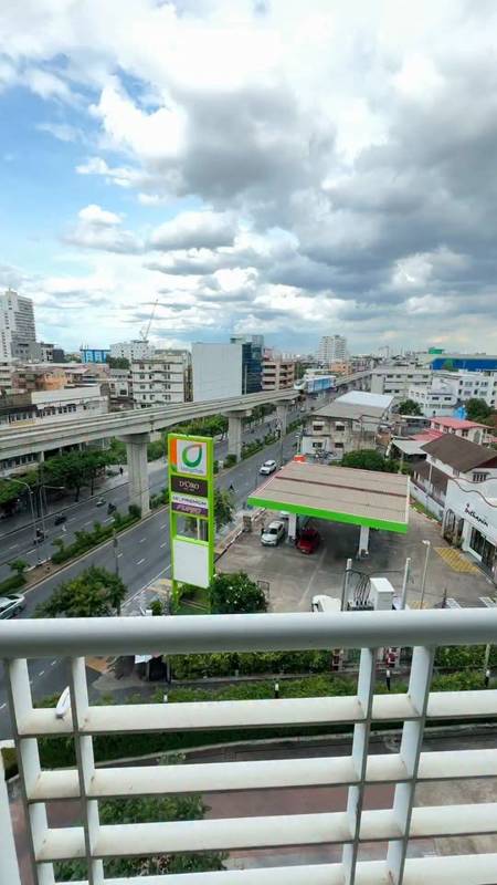 Spacious 1-bedroom near BTS/MRT Lat Phrao Station · 1 bedroom · 41.57 SqM · Lat Phrao, Bangkok · Photo 1 Spacious 1-bedroom near BTS/MRT Lat Phrao Station 1-bedroom Condo in Lat Phrao, Bangkok – photo 1