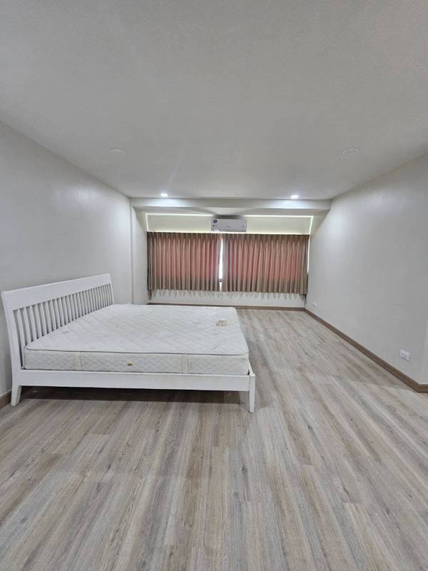Townhouse near BTS Ekamai · 3 bedroom · 100 SqM · Floor 2 · Photo 1 Townhouse near BTS Ekamai 3-bedroom Office – photo 1
