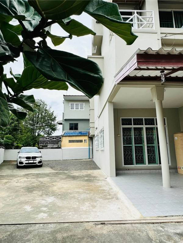 Classic Home · 3 bedroom · 196 SqM · Floor 2 · Photo 2 Classic Home 3-bedroom Townhouse – photo 2