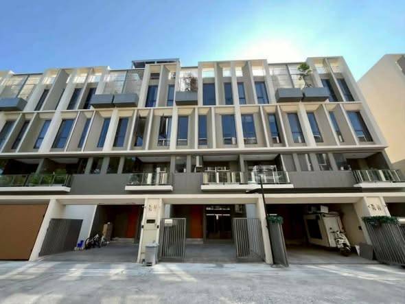 THER Ladprao 93 · 3 bedroom · 223 SqM · Floor 17 · Lat Phrao, Bangkok · Photo 1 THER Ladprao 93 3-bedroom Townhouse in Lat Phrao, Bangkok – photo 1