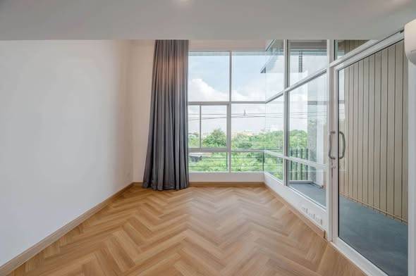 Modern Loft Townhome near MRT Sukhumvit 71 · 4 bedroom · 206 SqM · Lat Phrao, Bangkok · Photo 3 Modern Loft Townhome near MRT Sukhumvit 71 4-bedroom Townhouse in Lat Phrao, Bangkok – photo 3