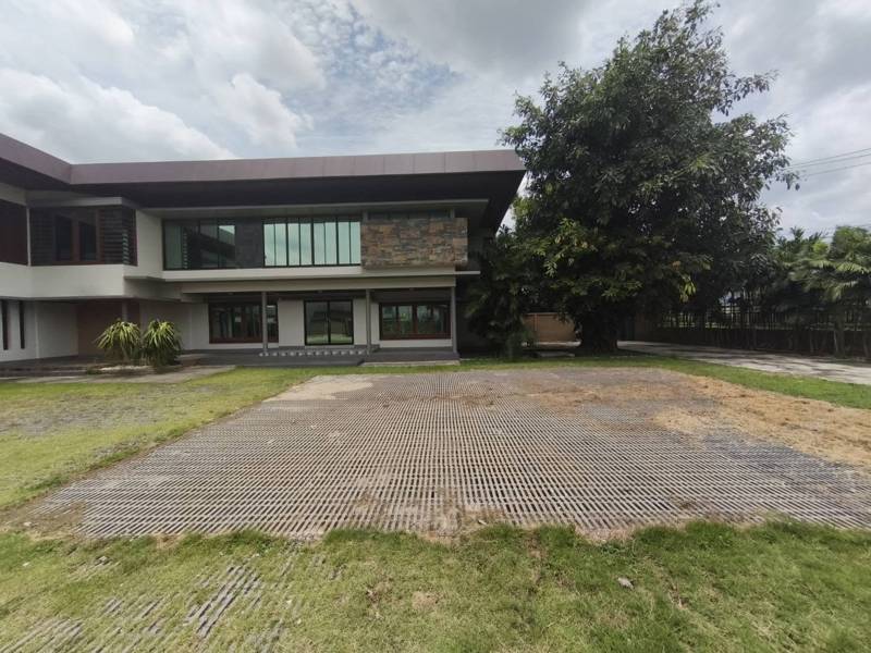 Large standalone house with 2-rai plot · 5 bedroom · Chatuchak, Bangkok · Photo 4 Large standalone house with 2-rai plot 5-bedroom Office in Chatuchak, Bangkok – photo 4