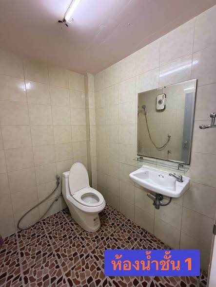 Rent: 3-Storey Commercial Building Near Terminal 21 Rama 3 · 76 SqM · Sathon, Bangkok · Photo 5 Rent: 3-Storey Commercial Building Near Terminal 21 Rama 3 Land in Sathon, Bangkok – photo 5