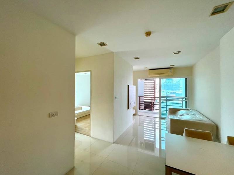 Supreme Condo · 2 bedroom · 59 SqM · Floor 8 · Photo 2 Supreme Condo 2-bedroom Condo – photo 2