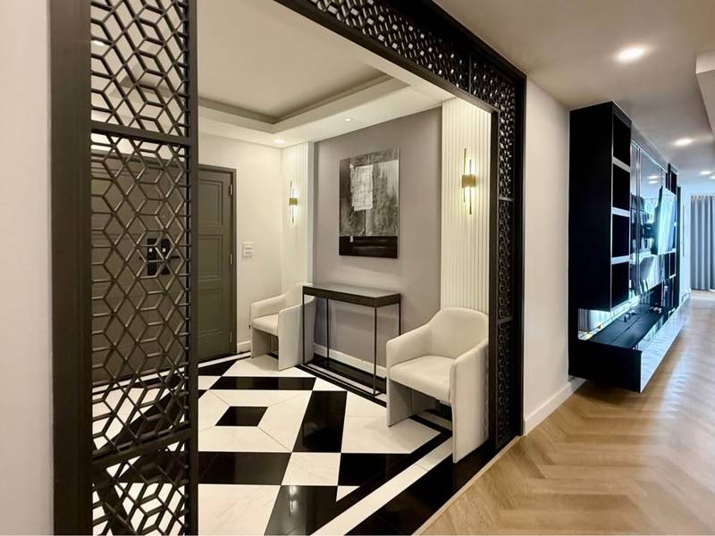 President Park Sukhumvit 24 · 4 bedroom · 223 SqM · Floor 17 · Phrom Phong, Bangkok · Photo 1 President Park Sukhumvit 24 4-bedroom Condo in Phrom Phong, Bangkok – photo 1
