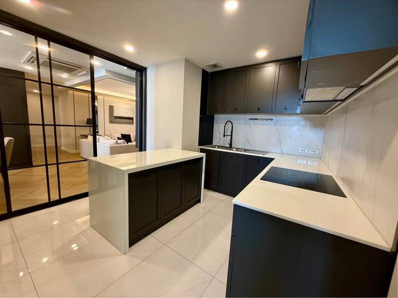President Park Sukhumvit 24 · 4 bedroom · 223 SqM · Floor 17 · Phrom Phong, Bangkok · Photo 5 President Park Sukhumvit 24 4-bedroom Condo in Phrom Phong, Bangkok – photo 5