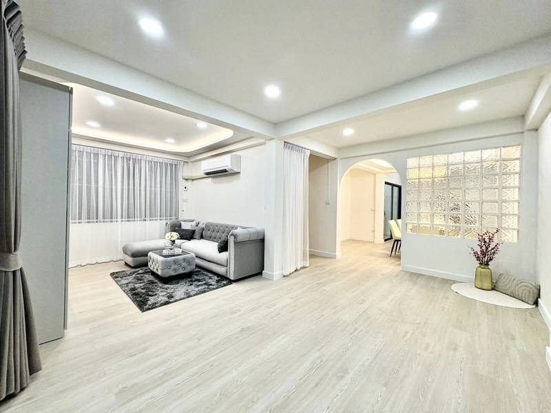 Pet Friendly 4-Bedroom Detached House in Huai Khwang · 4 bedroom · 200 SqM · Floor 2 · Ratchada, Bangkok · Photo 3 Pet Friendly 4-Bedroom Detached House in Huai Khwang 4-bedroom Detached House in Ratchada, Bangkok – photo 3