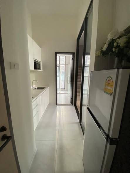 Chewathai Residence Asoke · 163.68 SqM · Floor 8 · Rama 9, Bangkok · Photo 1 Chewathai Residence Asoke Condo in Rama 9, Bangkok – photo 1