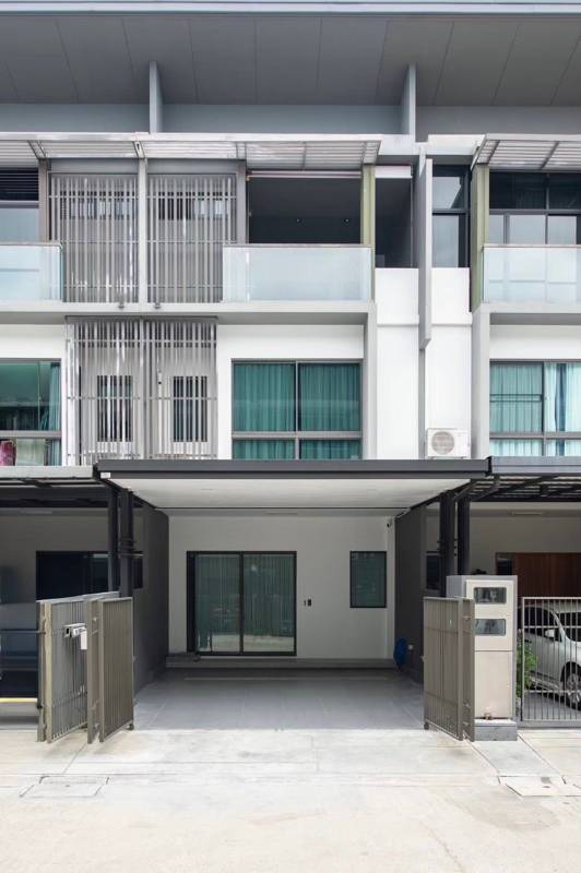 The Landmark Residence · 3 bedroom · 168 SqM · Ratchada, Bangkok · Photo 1 The Landmark Residence 3-bedroom Townhouse in Ratchada, Bangkok – photo 1