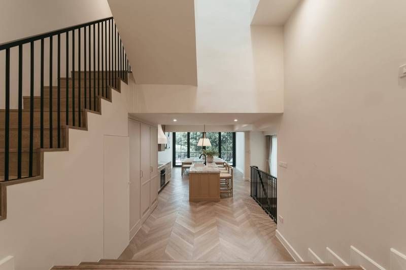 Corner Townhouse near Ekkamai Thonglor · 5 bedroom · 350 SqM · Khlong Toei, Bangkok · Photo 5 Corner Townhouse near Ekkamai Thonglor 5-bedroom Townhouse in Khlong Toei, Bangkok – photo 5