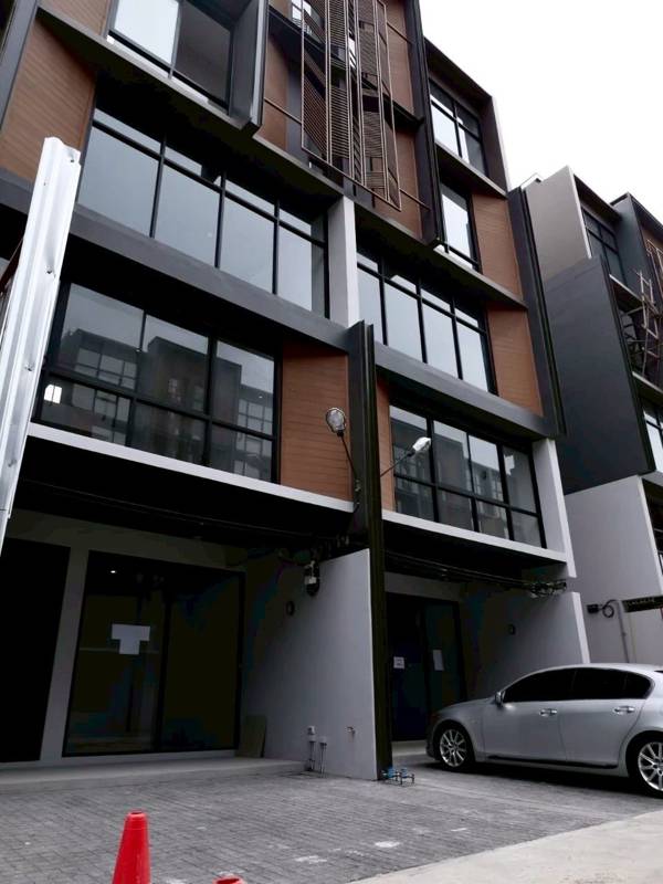 The Pride Sukhumvit 77 · 370 SqM · On Nut, Bangkok · Photo 2 The Pride Sukhumvit 77 Condo in On Nut, Bangkok – photo 2