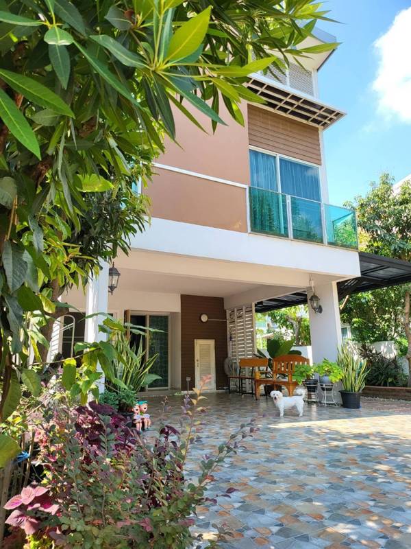 Home Place The Park Wongwan-Rama 9 · 3 bedroom · 224 SqM · Rama 9, Bangkok · Photo 2 Home Place The Park Wongwan-Rama 9 3-bedroom Detached House in Rama 9, Bangkok – photo 2