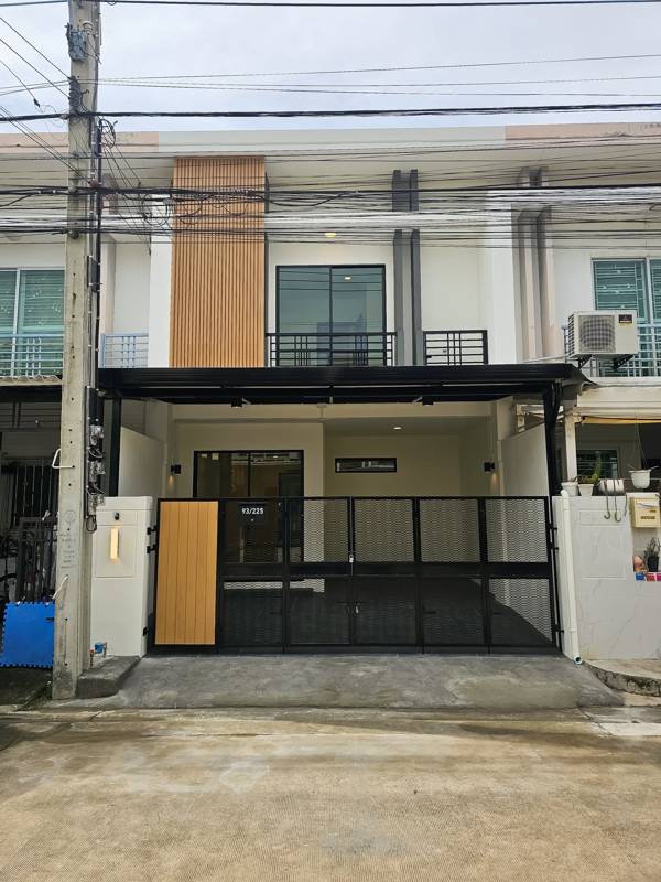 Pruksatown Next Loft Bangna KM.5 · 3 bedroom · 64 SqM · Photo 1 Pruksatown Next Loft Bangna KM.5 3-bedroom Townhouse – photo 1