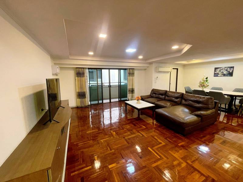 D.H. Grand Tower · 3 bedroom · 280 SqM · Floor 4 · Phrom Phong, Bangkok · Photo 2 D.H. Grand Tower 3-bedroom Condo in Phrom Phong, Bangkok – photo 2