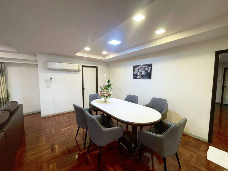 D.H. Grand Tower · 3 bedroom · 280 SqM · Floor 4 · Phrom Phong, Bangkok · Photo 4 D.H. Grand Tower 3-bedroom Condo in Phrom Phong, Bangkok – photo 4