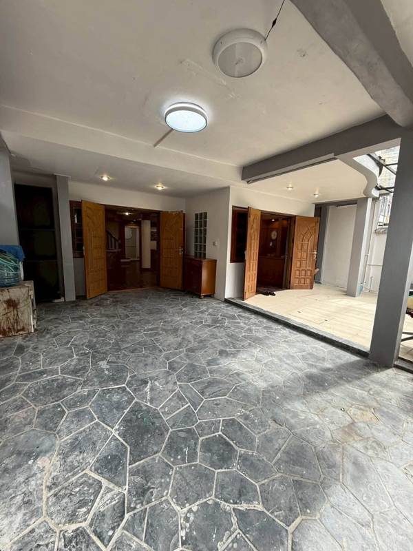 Two-Storey House Near Khlong Toei · 2 bedroom · 100 SqM · Floor 2 · Photo 2 Two-Storey House Near Khlong Toei 2-bedroom Detached House – photo 2