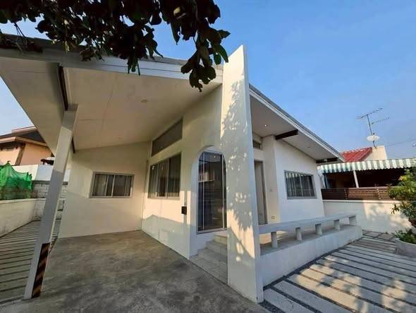 Single-Storey 3-Bedroom House for Rent in Senanikom - Lat Phra Khao · 3 bedroom · 120 SqM · Floor 1 · Photo 3 Single-Storey 3-Bedroom House for Rent in Senanikom - Lat Phra Khao 3-bedroom Detached House – photo 3