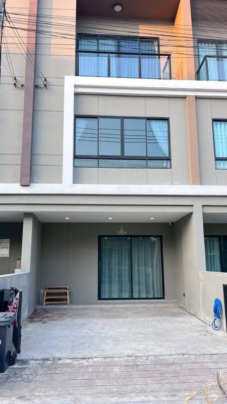 Premium Place Ramintra - Maiyarap · 4 bedroom · 22 SqM · Photo 2 Premium Place Ramintra - Maiyarap 4-bedroom Townhouse – photo 2