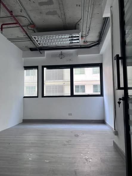 Office for rent near BTS Saint Louis in Sapan Put · 146 SqM · Floor 4 · Sathon, Bangkok · Photo 3 Office for rent near BTS Saint Louis in Sapan Put Office in Sathon, Bangkok – photo 3