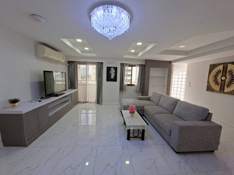 Grand 39 Tower · 1 bedroom · 150 SqM · Floor 11 · Phrom Phong, Bangkok · Photo 1 Grand 39 Tower 1-bedroom Condo in Phrom Phong, Bangkok – photo 1