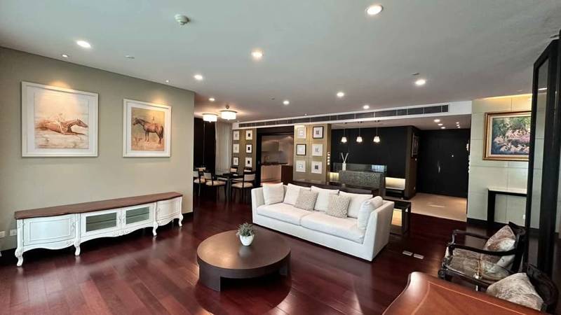 The Park Chidlom · 3 bedroom · 258 SqM · Floor 6 · Chidlom, Bangkok · Photo 1 The Park Chidlom 3-bedroom Condo in Chidlom, Bangkok – photo 1