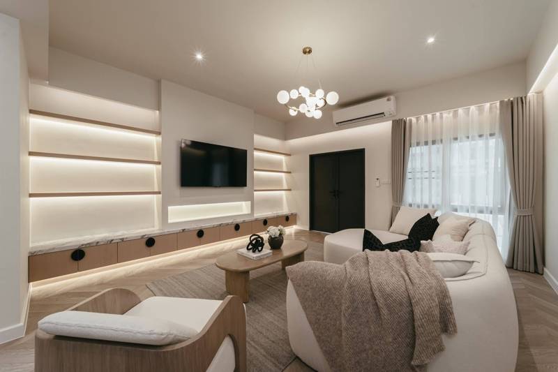 5 Bedroom Townhouse with Maid Room near Ekkamai Thonglor · 5 bedroom · 350 SqM · Floor 2 · Khlong Toei, Bangkok · Photo 3 5 Bedroom Townhouse with Maid Room near Ekkamai Thonglor 5-bedroom Townhouse in Khlong Toei, Bangkok – photo 3