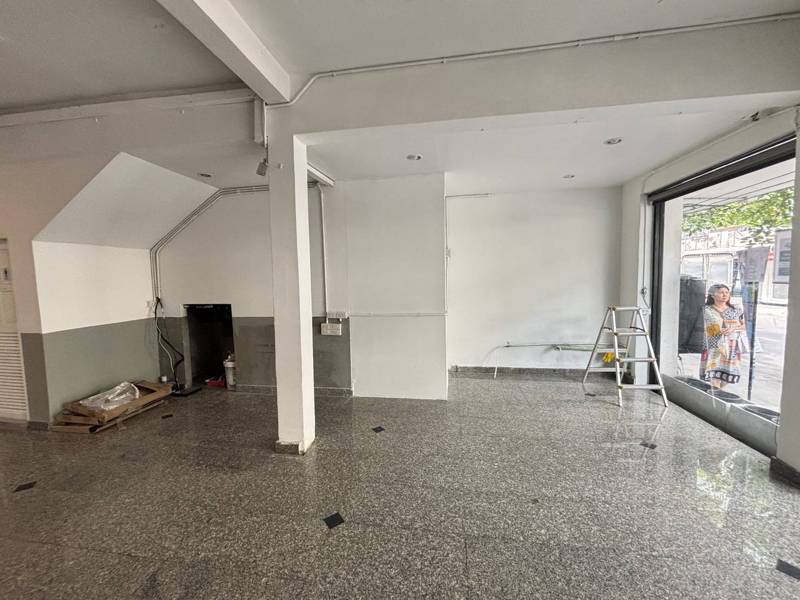 Shop with 6.1m Frontage near BTS Saphan Kwai · 0 bedroom · 44 SqM · Phaya Thai, Bangkok · Photo 3 Shop with 6.1m Frontage near BTS Saphan Kwai 0-bedroom Commercial Building in Phaya Thai, Bangkok – photo 3