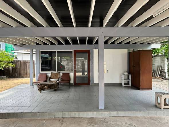 Soi Sasana 2 Single House with Private Waterfront · 4 bedroom · Photo 3 Soi Sasana 2 Single House with Private Waterfront 4-bedroom Detached House – photo 3