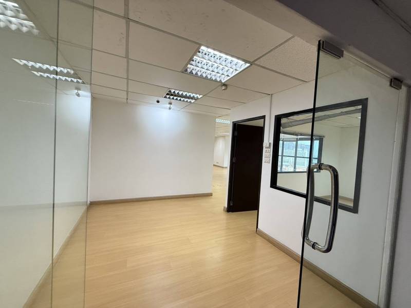 Bangkok Business Center Building · 135 SqM · Floor 1 · Photo 5 Bangkok Business Center Building Office – photo 5