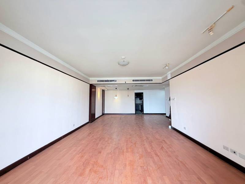 All Seasons Mansion · 2 bedroom · 136.56 SqM · Floor 26 · Pathum Wan, Bangkok · Photo 5 All Seasons Mansion 2-bedroom Condo in Pathum Wan, Bangkok – photo 5