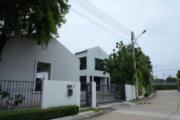 Burasiri Rangsit · 5 bedroom · 745 SqM · Floor 2 · Photo 1 Burasiri Rangsit 5-bedroom Detached House – photo 1