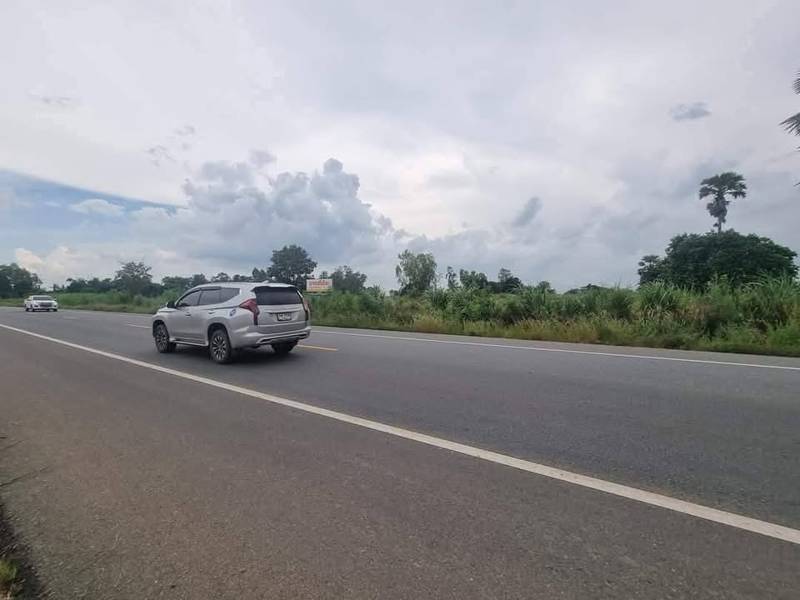 Prime roadside land along Chai Nat–Ban Rai Uthai Thani route · 17200 SqM · Photo 3 Prime roadside land along Chai Nat–Ban Rai Uthai Thani route Land – photo 3