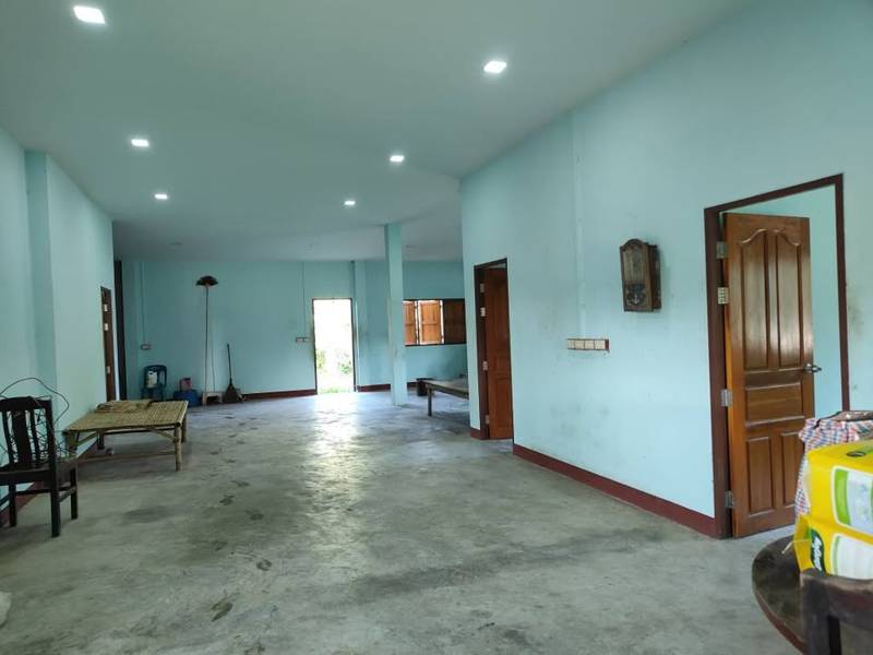 Nakhon Pathom Land with House on Main Road · 3 bedroom · 5525 SqM · Photo 4 Nakhon Pathom Land with House on Main Road 3-bedroom Detached House – photo 4