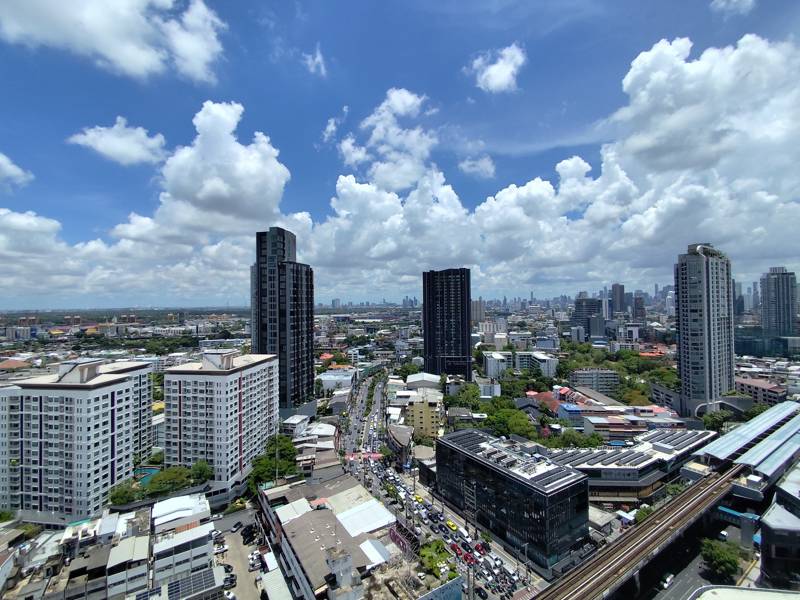 Sky Walk Condominium · 1 bedroom · 37 SqM · Floor 27 · Khlong Toei, Bangkok · Photo 2 Sky Walk Condominium 1-bedroom Condo in Khlong Toei, Bangkok – photo 2