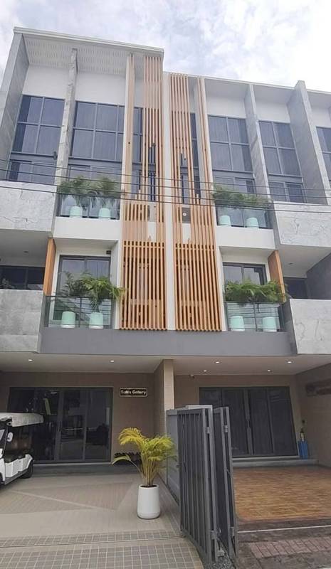 Chayada Biz Place : Home Office · 3 bedroom · 217 SqM · Floor 3 · Photo 1 Chayada Biz Place : Home Office 3-bedroom Office – photo 1