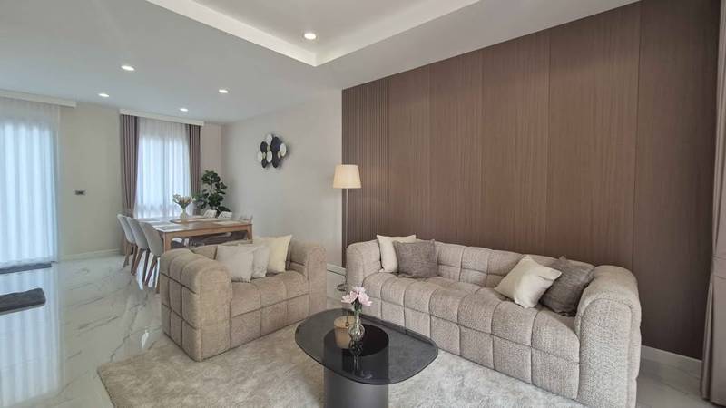 Chayada Biz Place : Home Office · 3 bedroom · 217 SqM · Floor 3 · Photo 2 Chayada Biz Place : Home Office 3-bedroom Office – photo 2