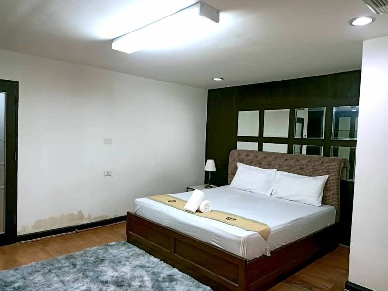 The Waterford Park Condominium · 1 bedroom · 75 SqM · Floor 6 · Photo 2 The Waterford Park Condominium 1-bedroom Condo – photo 2