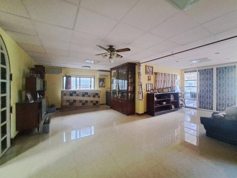 The Privacy Ngamwongwan · 5 bedroom · 240 SqM · Floor 1 · Nonthaburi · Photo 2 The Privacy Ngamwongwan 5-bedroom Townhouse in Nonthaburi – photo 2