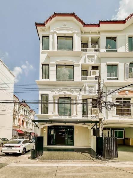 Baan Klang Muang Rama 9-Ladprao · 96.4 SqM · Floor 4 · Rama 9, Bangkok · Photo 1 Baan Klang Muang Rama 9-Ladprao Townhouse in Rama 9, Bangkok – photo 1