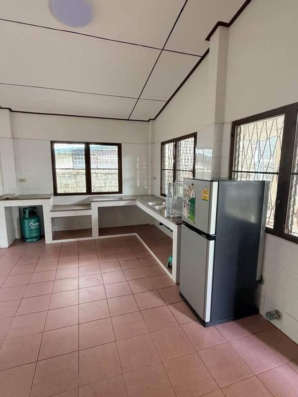 4 Bedroom House for Rent, Home Office Suitable, Charan Sanitwong 37 · 4 bedroom · 312 SqM · Floor 2 · Photo 3 4 Bedroom House for Rent, Home Office Suitable, Charan Sanitwong 37 4-bedroom Detached House – photo 3