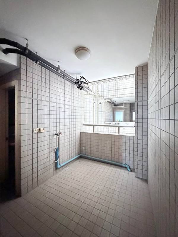 All Seasons Mansion · 3 bedroom · 178.14 SqM · Floor 22 · Pathum Wan, Bangkok · Photo 2 All Seasons Mansion 3-bedroom Condo in Pathum Wan, Bangkok – photo 2